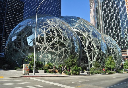 Amazon launches Smart Commerce in India to assist offline stores launch digital storefronts