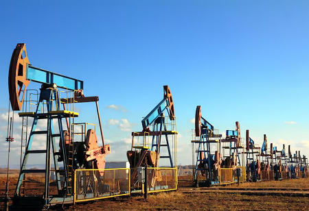 Russia's Sanctioned Oil Exports Boost Global Prices Amid Conflict