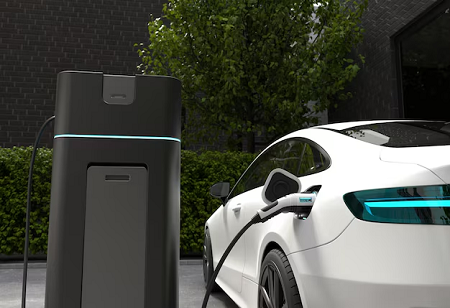 Chinese EV Giant's Price Slash Sparks New Price War in Auto Market