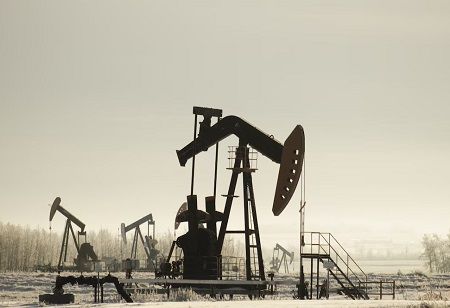 Crude Oil Prices Drop Due to US Tariffs and Slower Asian Demand