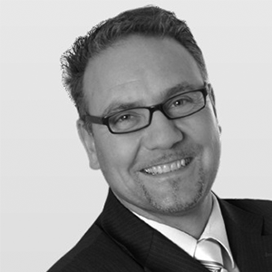  Gregor Voge,Founder & Managing Director