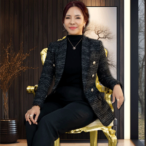 Vivi Thidalpat,Founder