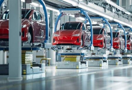  VinFast Opens Ha Tinh Electric Car Factory to Boost Global Growth