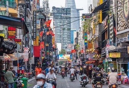  Vietnam's SMBs Go Global Amid Cross-Border Boom