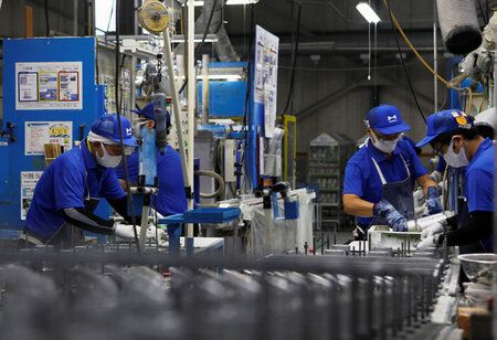  Japan's Industrial Output and Retail Sales Rise Despite Iran War