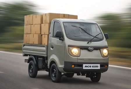  Small Wheels, Big Deliveries: How Mini Trucks Power India's Online Shopping Boom