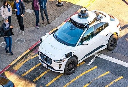  Waymo Expands Robotaxi Services to Minneapolis, Tampa, New Orleans