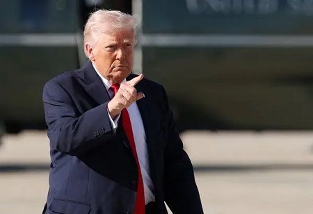  Trump Signs Landmark US-Iran Deal at Versailles Palace