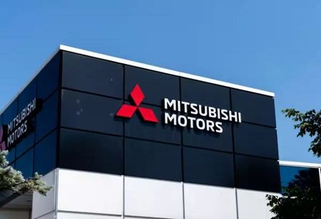  Mitsubishi Revives Pajero SUV to Rebuild Its Global Automotive Reach