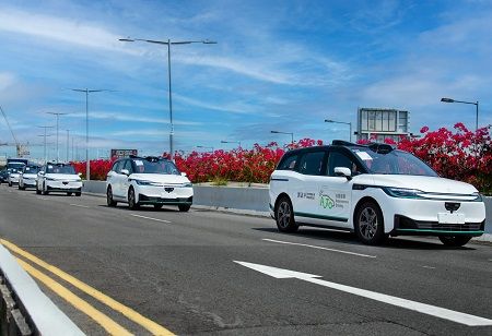  Baidu Apollo Go & Uber Expand Autonomous Rides in Dubai