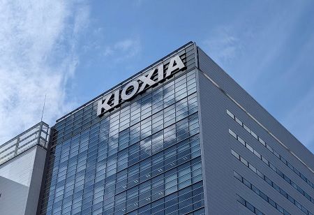  Japan's Kioxia Considers $10B US Listing as AI Chip Demand Grows