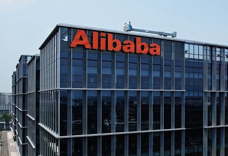 Alibaba Jumps 12% as Hong Kong Tech Stocks Rally on AI Optimism