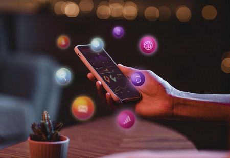  Media Works & Versa Team Up for Digital Ad Push