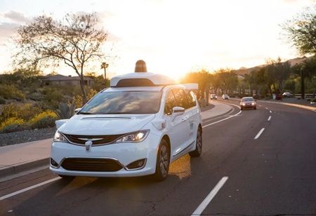  Waymo Tests Google Gemini AI as In-Car Assistant in Robotaxis