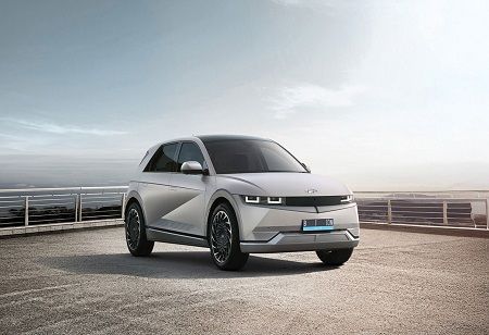  Hyundai Group Invests $6.3B in AI, Robots, Hydrogen & Solar