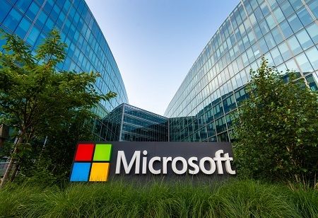  Microsoft, G42 to Boost UAE Data Center Power by 200 MW