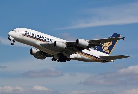  Singapore Airlines Eyes Major Aircraft Deal With Airbus and Boeing
