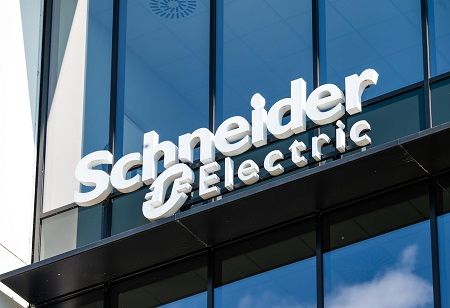 Schneider Electric Raises 2026 Outlook on Strong AI Demand