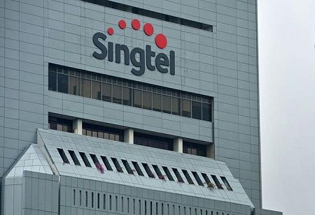  Singtel Boosts Profit Amid AI and Data Center Push