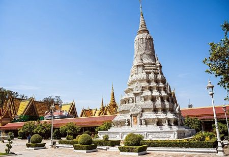  Cambodia Approves Draft Law to Punish Transnational Cyber Scams