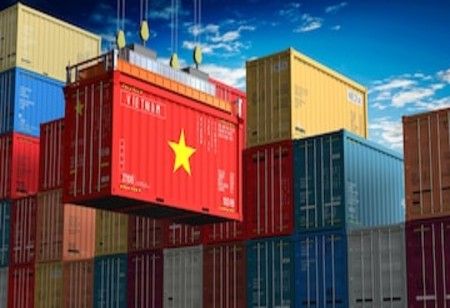  US Probes China-Linked Vietnam Factories, Raising Fresh Tariff Fears