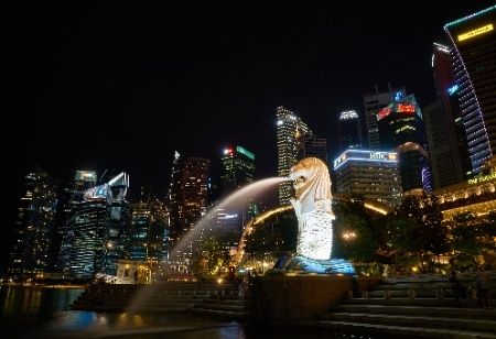  Singapore Tightens Monetary Policy as Rising Oil Prices Fuel Inflation