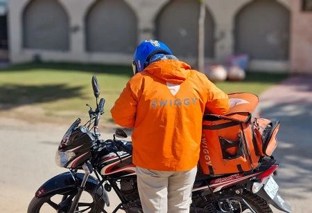  Swiggy to Raise $1.1B to Boost Quick Commerce & Food Delivery