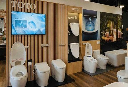  Japan's Top Toilet Maker Touted as AI Bet