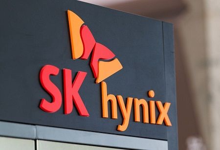 SK Hynix's Solidigm Weighs IPO at Valuation of Up to $150 Billion