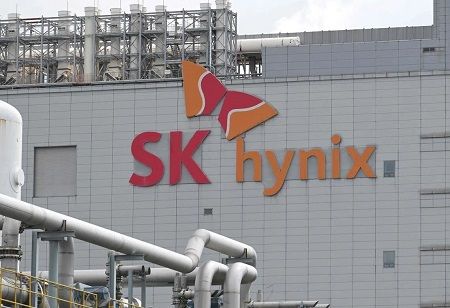  SK Hynix Workers Reject Wage Deal in a Narrow Vote, Raising Tensions