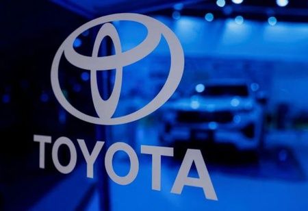  Toyota's Global Sales and Production Fall for First Time in Two Years