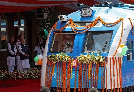  India Launches First Hydrogen Train to Advance Green Rail Transport